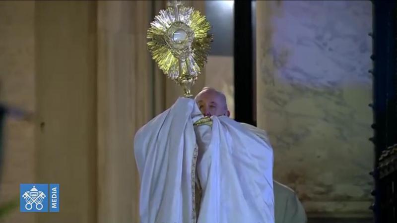 Imagen del contenido Momento extraordinario de oración presidido por el Santo Padre en el atrio de la Basílica…