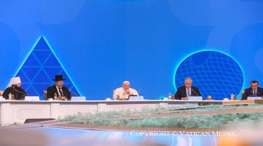 Imagen del contenido Francisco | V. A. a Kazajistán: Lectura de la Declaración final y Clausura del Congreso