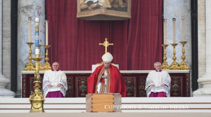 Imagen del contenido Homilía del Santo Padre Francisco en la Misa de Exequias por el Papa emérito Benedicto XVI