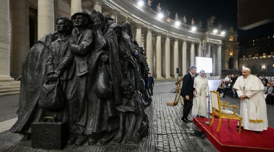 Imagen del contenido Momento de oración por los migrantes y refugiados presidido por el Santo Padre Francisco