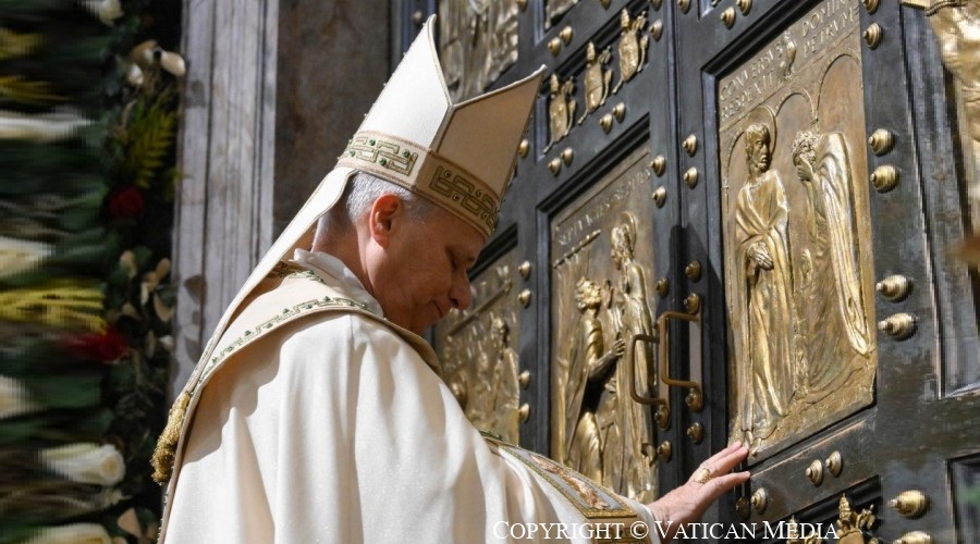 Imagen del contenido Solemnidad de la Epifanía del Señor - Clausura de la Puerta Santa y Santa Misa